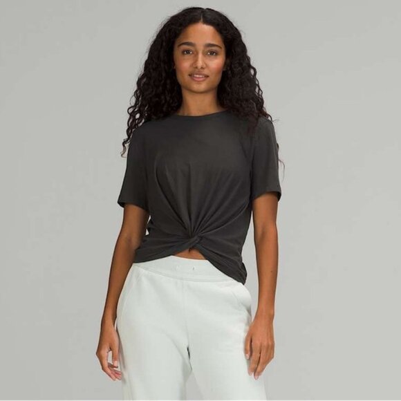 LULULEMON Crescent Tee in Graphite Grey - Picture 1 of 6
